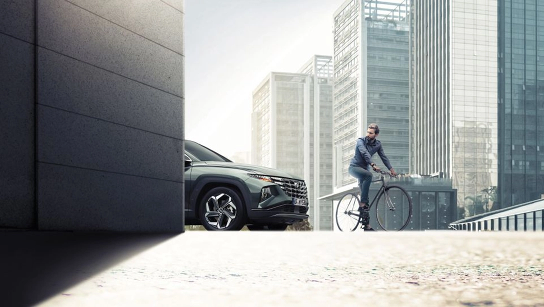 BPM Cars Hyundai BPM Cars Hyundai Tucson Plug In - Vue avant avec velo
