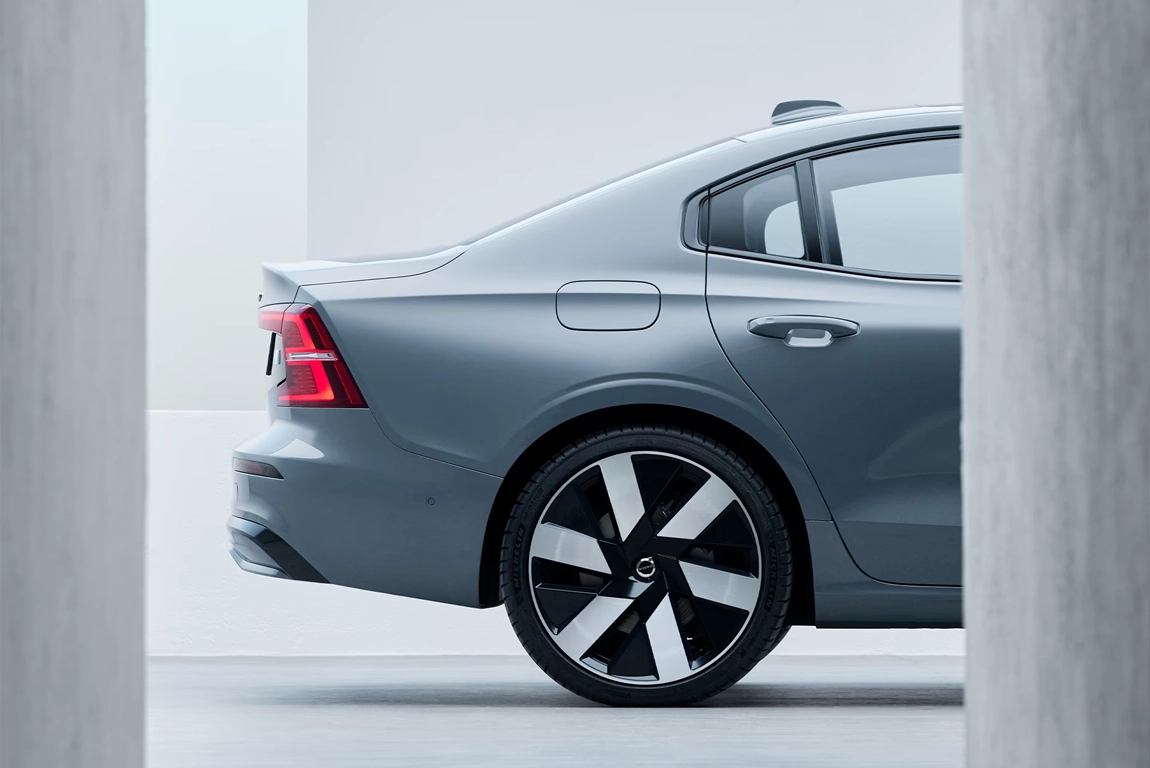BPM Cars Volvo S60 recharge - Vue profil arrière